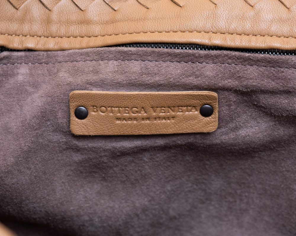 BOTTEGA VENETA INTRECCIATO MEDIUM SHOULDER BAG - Image 11
