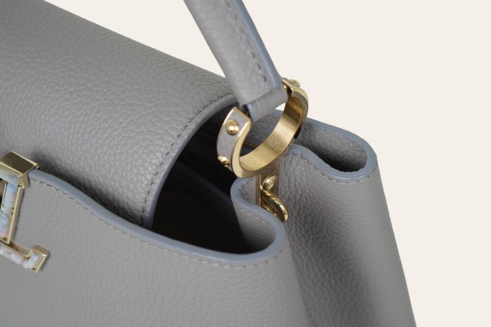 LV CAPUCINES MM MOONSTONE - Image 9