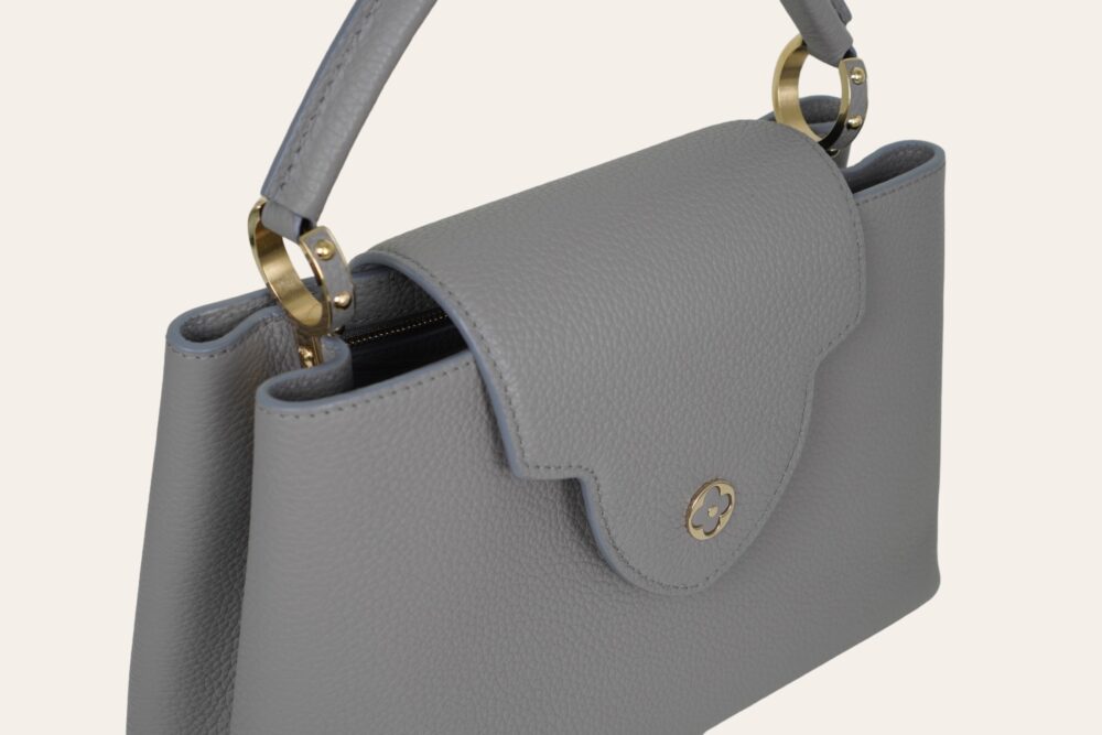 LV CAPUCINES MM MOONSTONE - Image 14