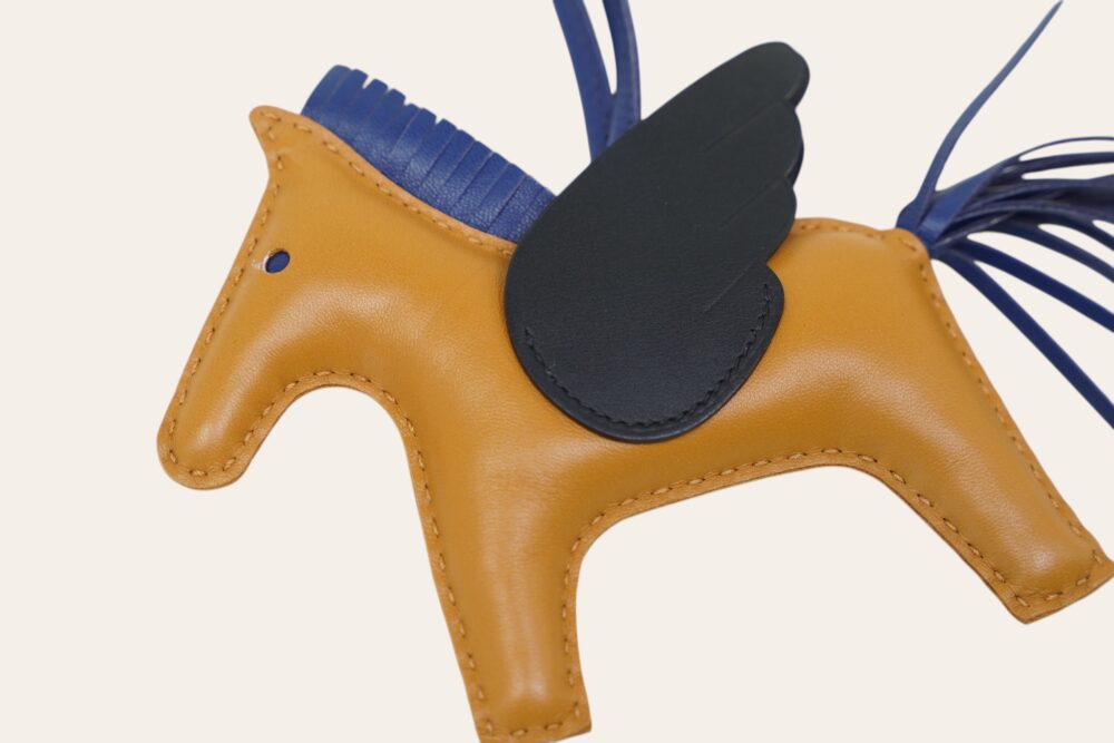 HERMÈS PEGASE CHARM - Image 3