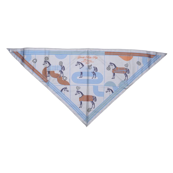 HERMÈS TRIANGLE SCARF